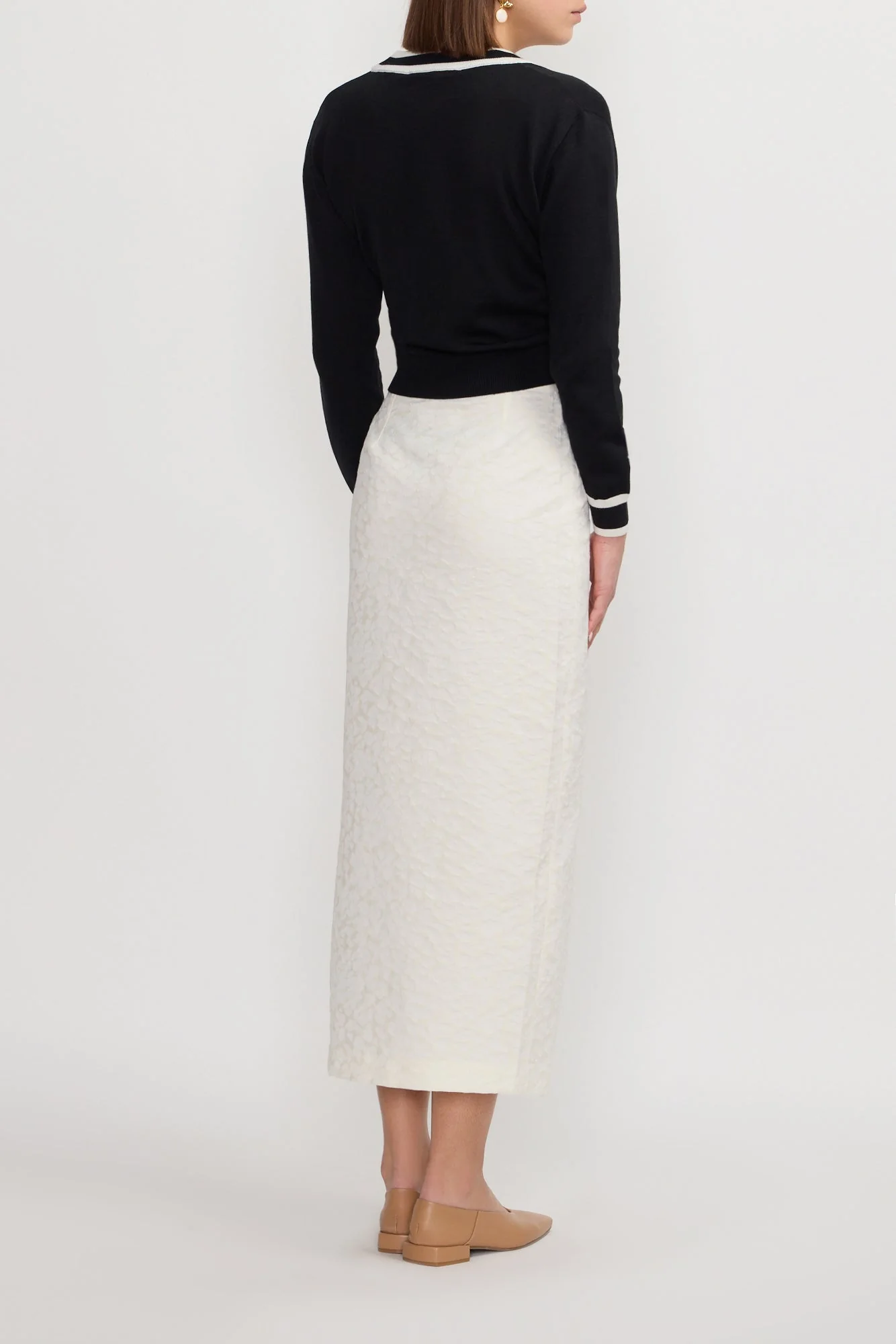 BLACK & WHITE Cropped Cardigan - Image 3