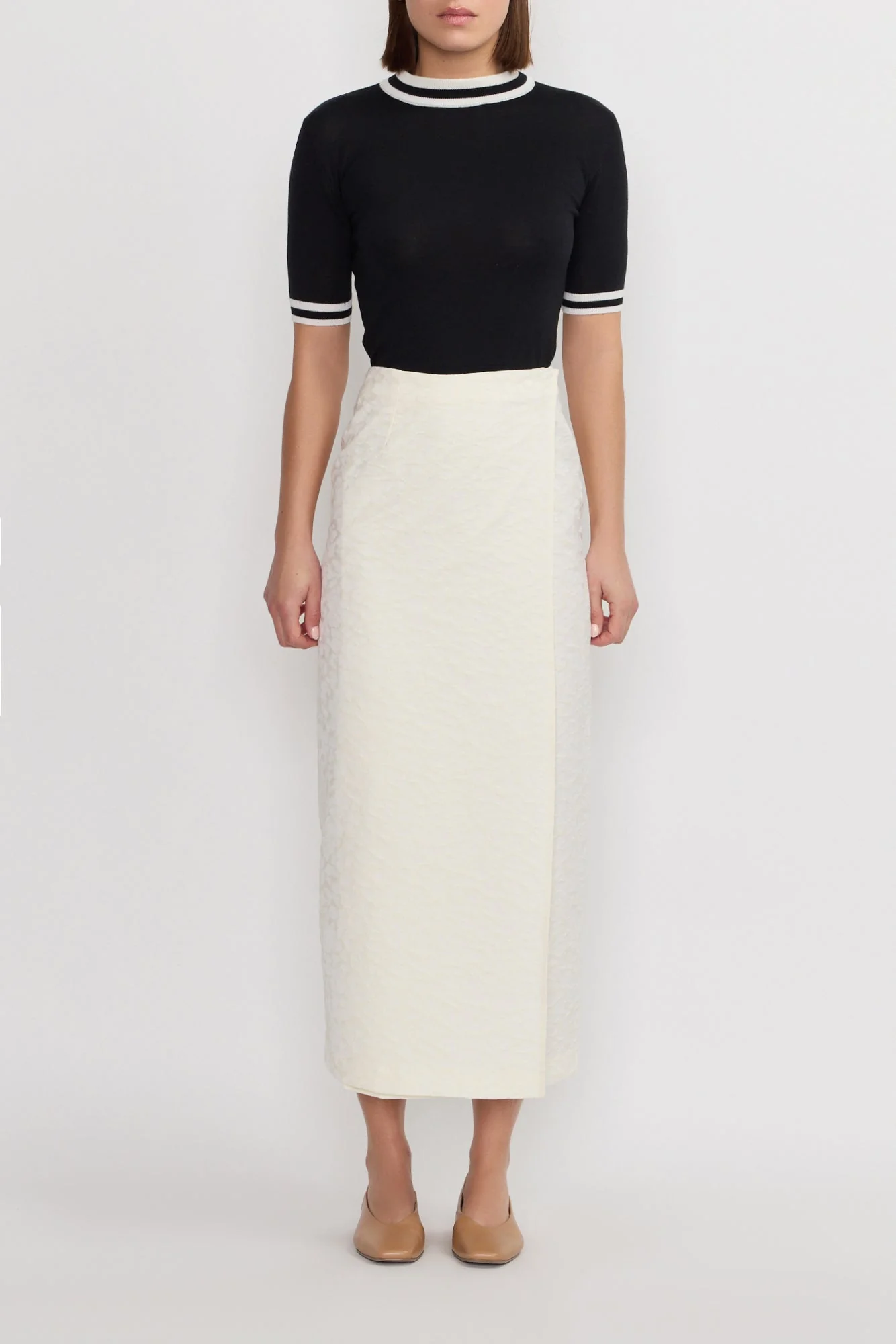 BLACK & WHITE Short-Sleeve Knit Top