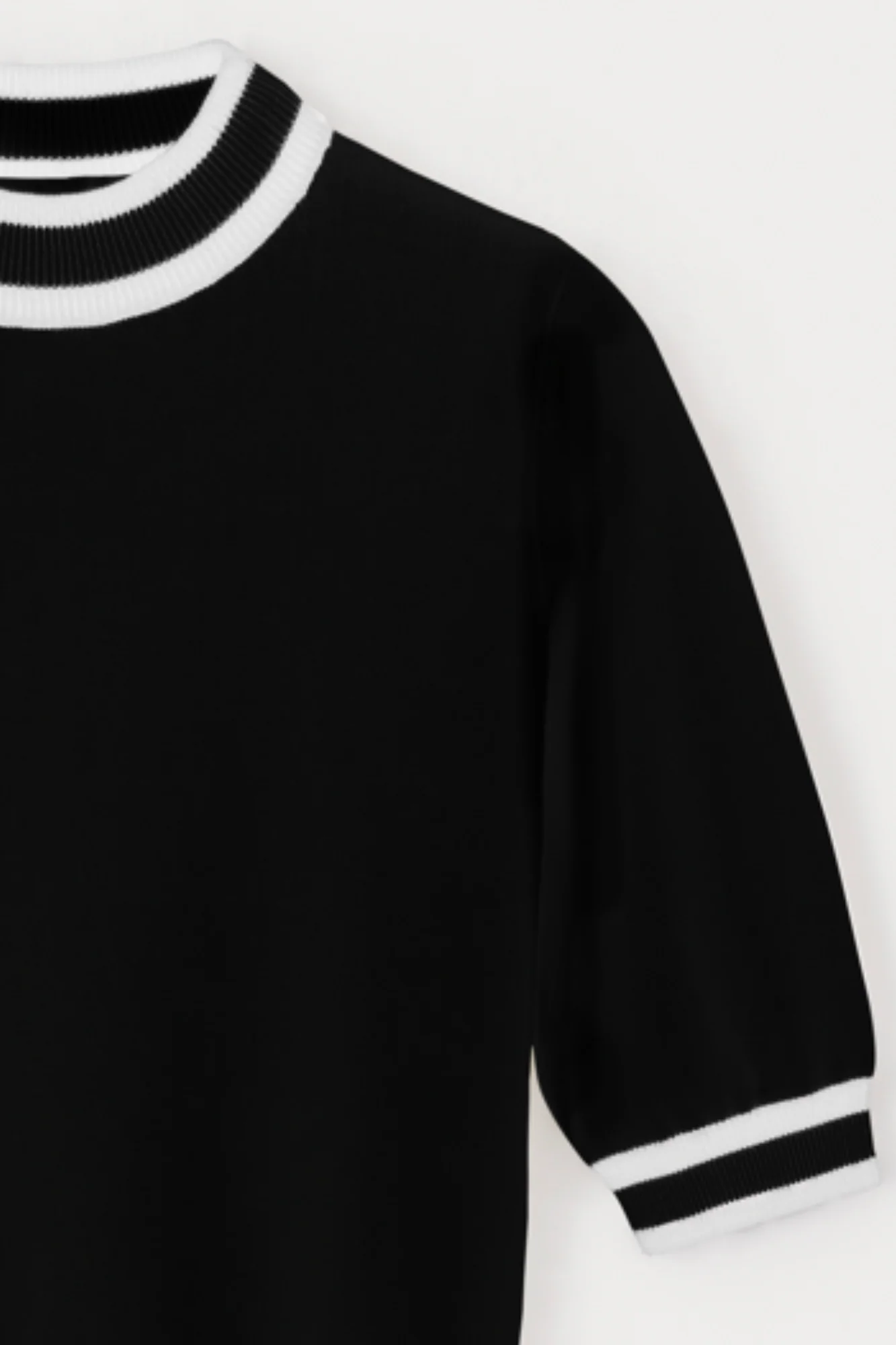 BLACK & WHITE Short-Sleeve Knit Top - Image 5