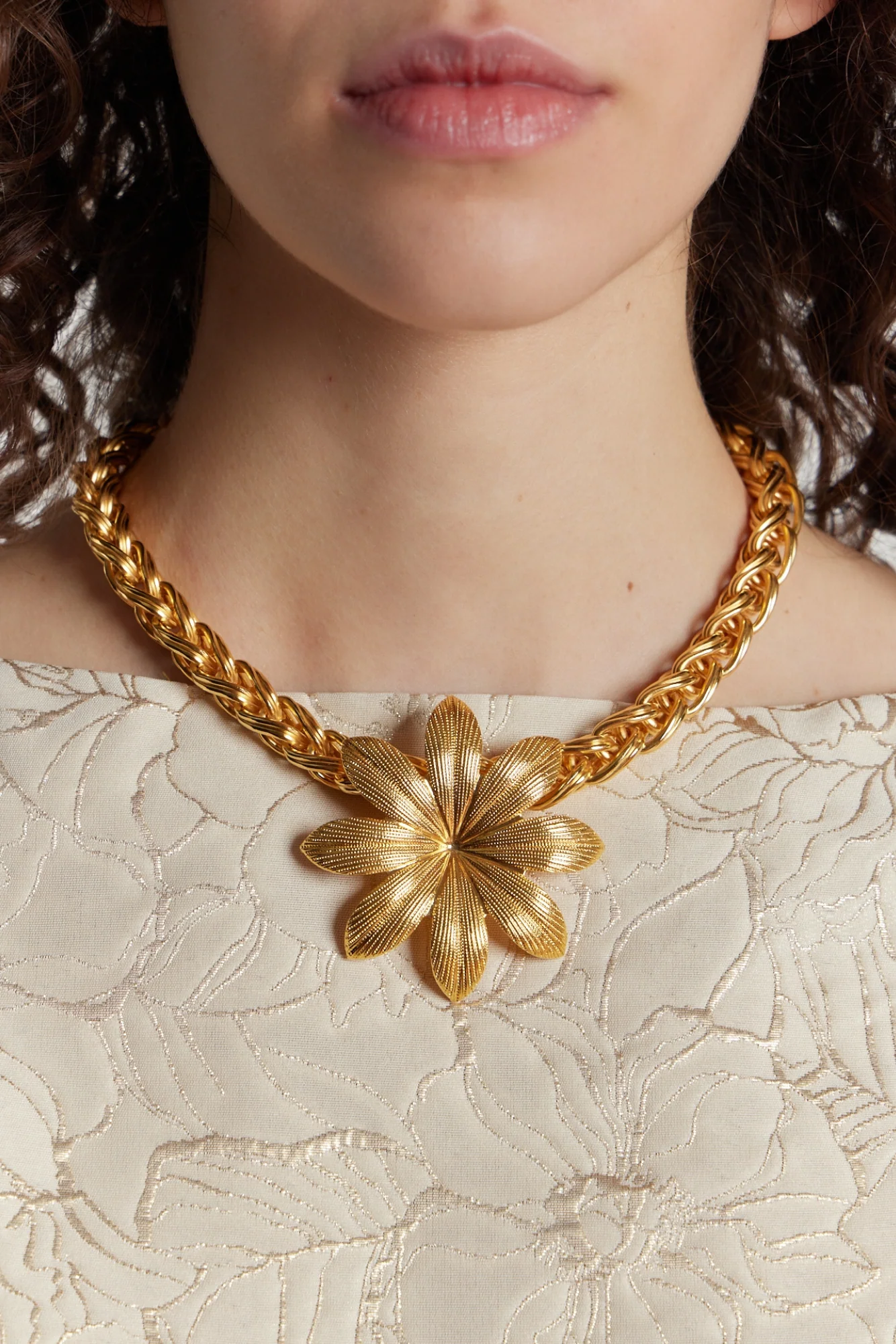 ELIZABETH CHAIN LILIUM GOLD - Image 8