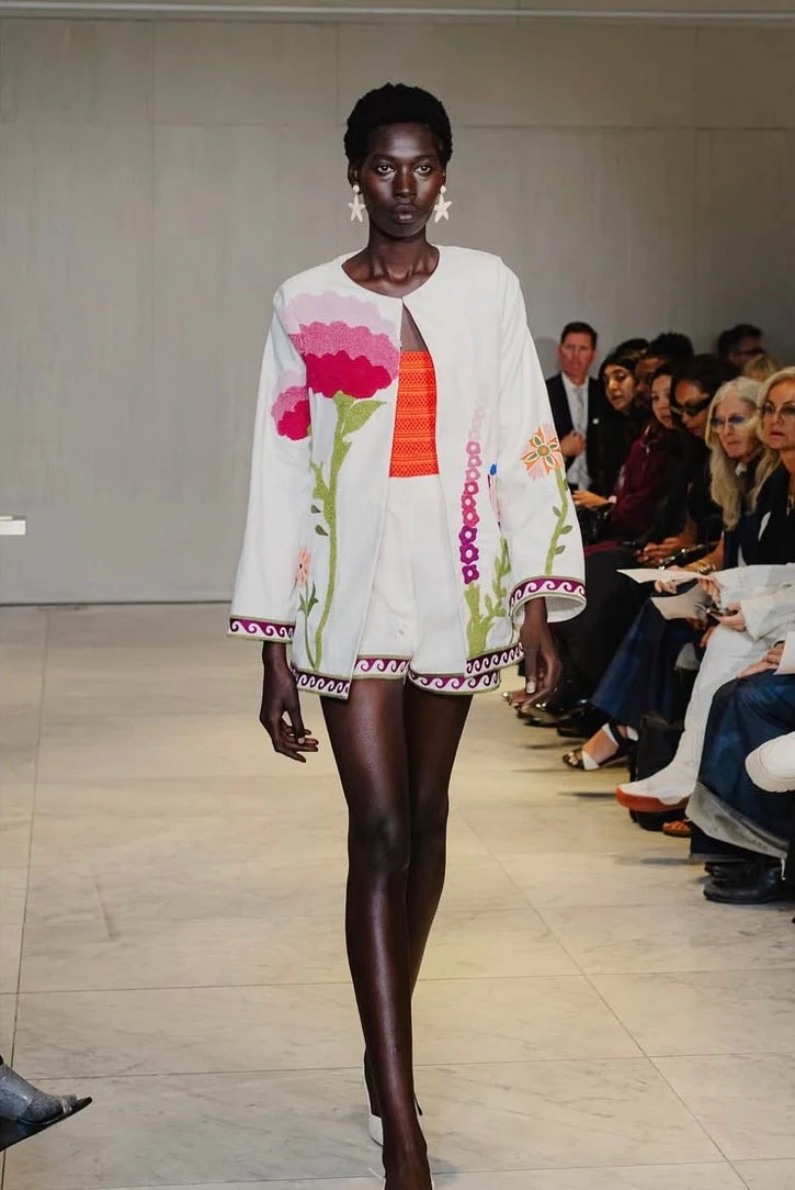 Caroline Tailored Short - Floral Embroidered - Image 7