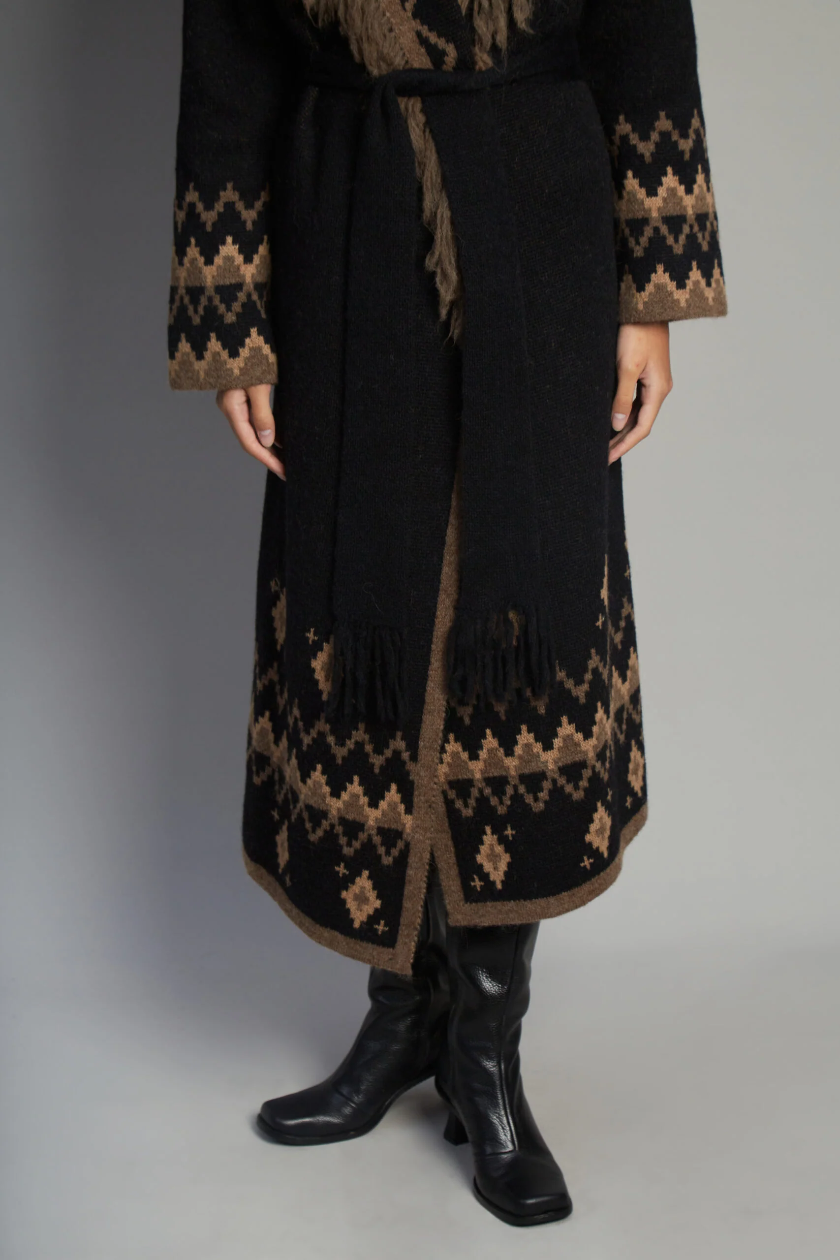 Sumaq Black Coat - Image 12
